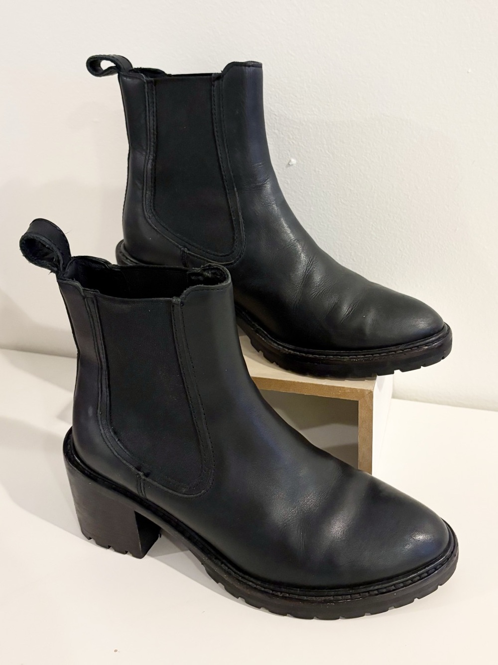 Thursday Boot Company || Knockout Heeled Chelsea Boots Leather Black 5.5